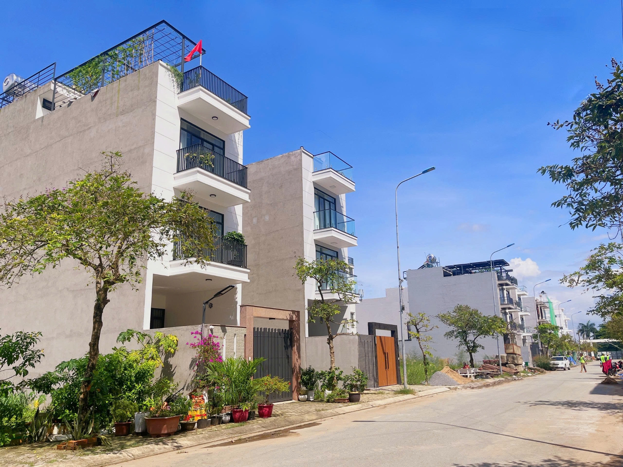 Nhung can Nha pho Lotus Residences hoan thien khang trang 2